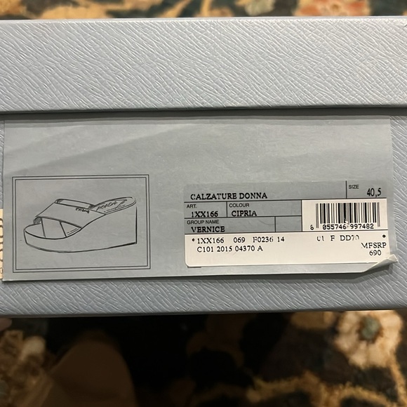 PRADA - Picture 5 of 5